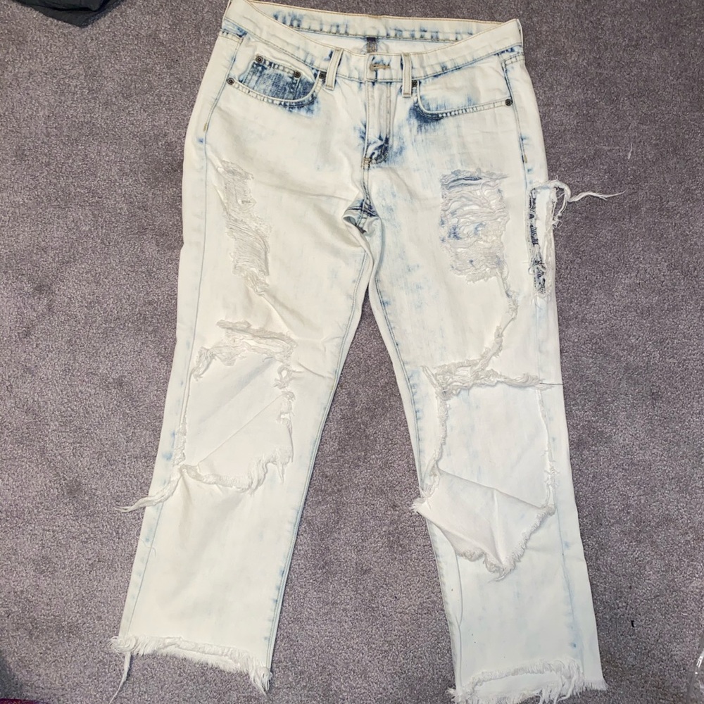 Carmar LF distressed mom jeans
